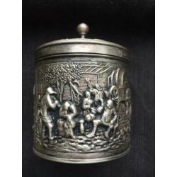 Zilvertin Doos met motieven,vintage