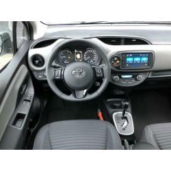 Toyota Yaris 1.5 Hybrid Dynamic | Dakspoiler | Armsteun | Ke