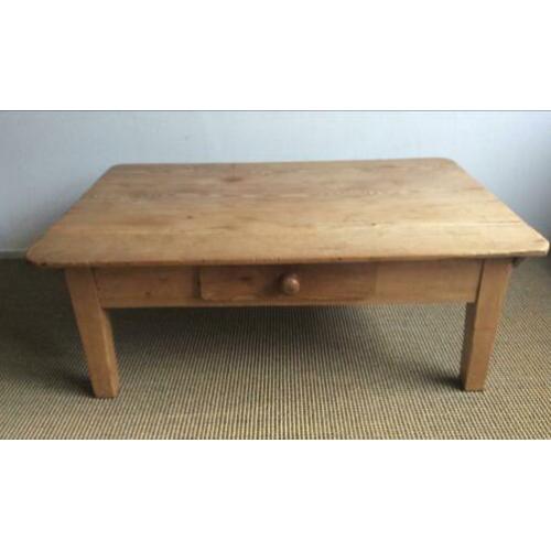 te koop: oud grenen salon tafel