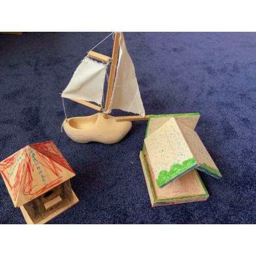 houten vogelhuisje, voederhuisje, klompbootje p stuk te koop