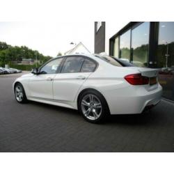 Bmw 3-SERIE 328i 245pk M-Pakket Xdrive ,Leder,Xenon,Clima,Na