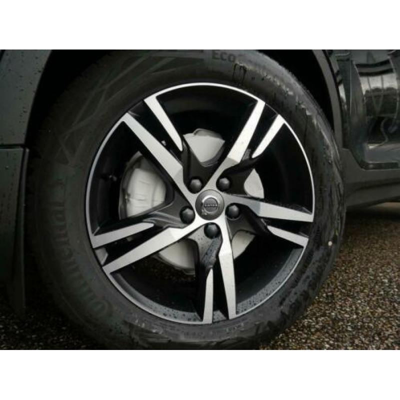 VOLVO Xc40 T3 163PK Automaat R-Design / Luxury Line / Intell