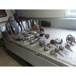 Oldtimer motor onderdelen.