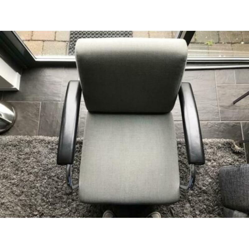 2 Leolux Scylla stoelen