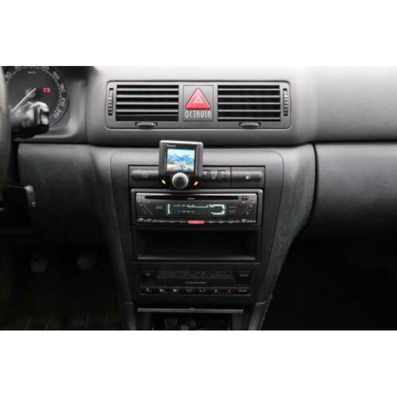 Skoda Octavia Combi 1.9 TDI Elegance 4X4 | Climate control |
