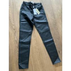 Michael Kors lederlook broek nieuw, kaartjes eraan maat 34