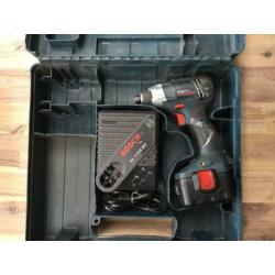 Bosch accu boormachine/slagmoersleutel/decoupeerzaag/zaklamp