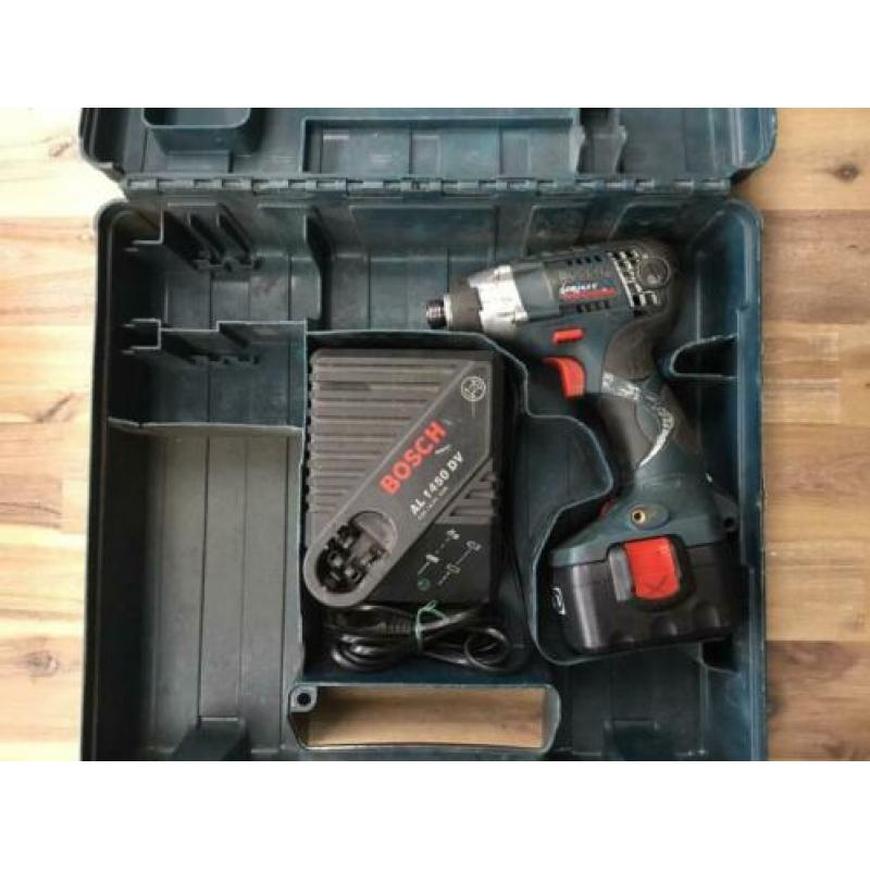 Bosch accu boormachine/slagmoersleutel/decoupeerzaag/zaklamp