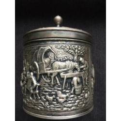 Zilvertin Doos met motieven,vintage