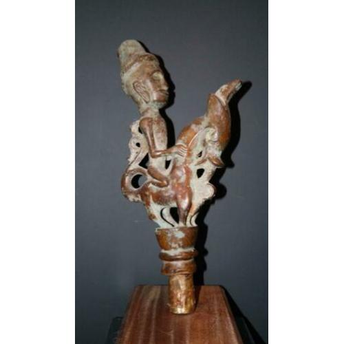 batak bronzen top van een staf