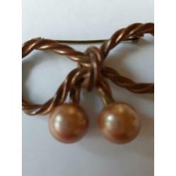 antieke strik broche met bakeliet parel kralen ca. 1910