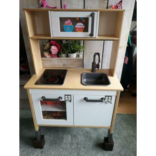 ikea keukentje met bovendeel en accessoires