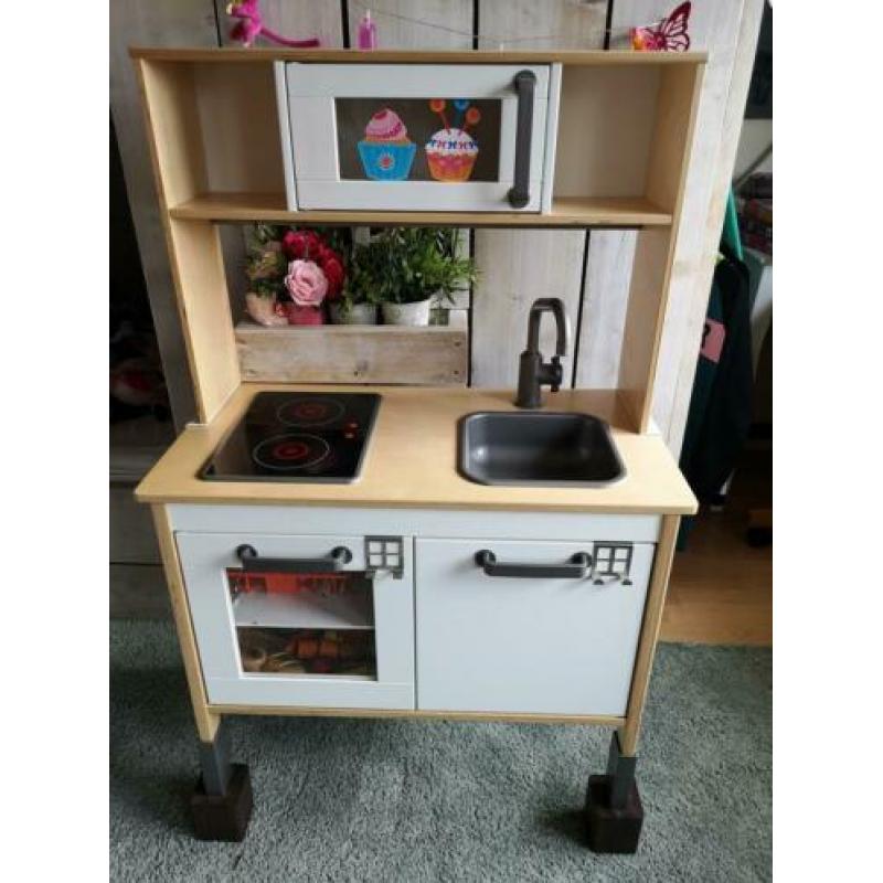 ikea keukentje met bovendeel en accessoires
