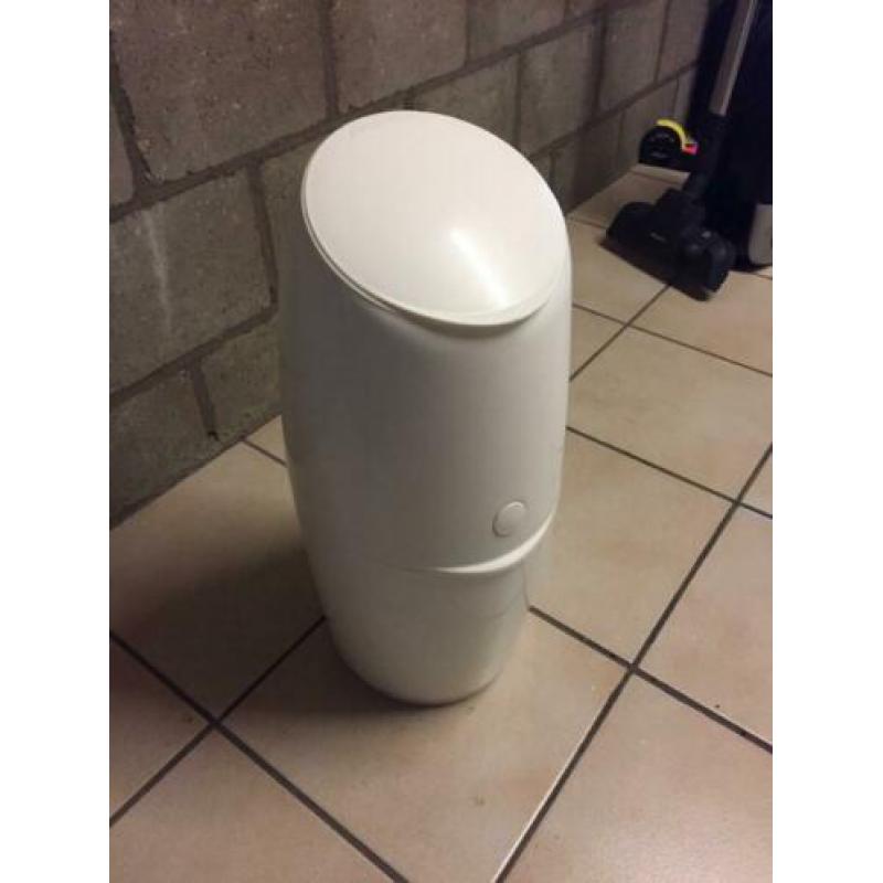 Gratis witte luieremmer baby