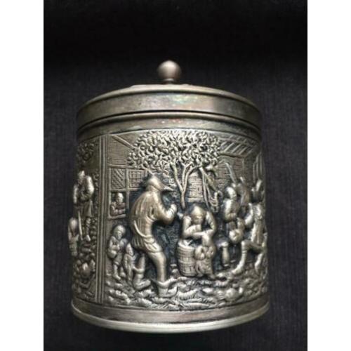Zilvertin Doos met motieven,vintage