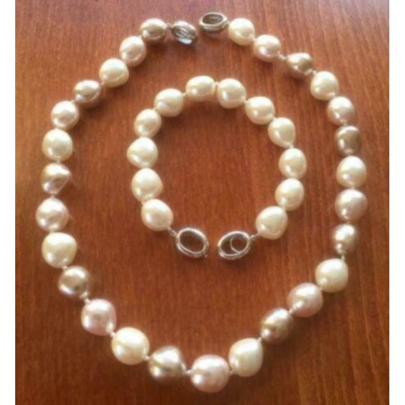 Aangeboden, glas barok parel halsketting en armband