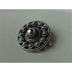 Hollands zilveren Zeeuwse knoop broche: G. van den Bergh