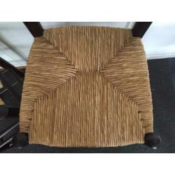 Donker houten barkruk met rotan / riet rugleuning kruk NIEUW