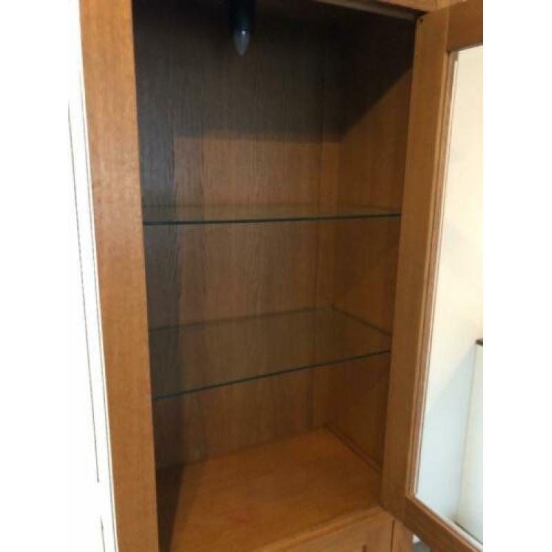 Eiken meubels vitrinekast, TV meubel en salontafel
