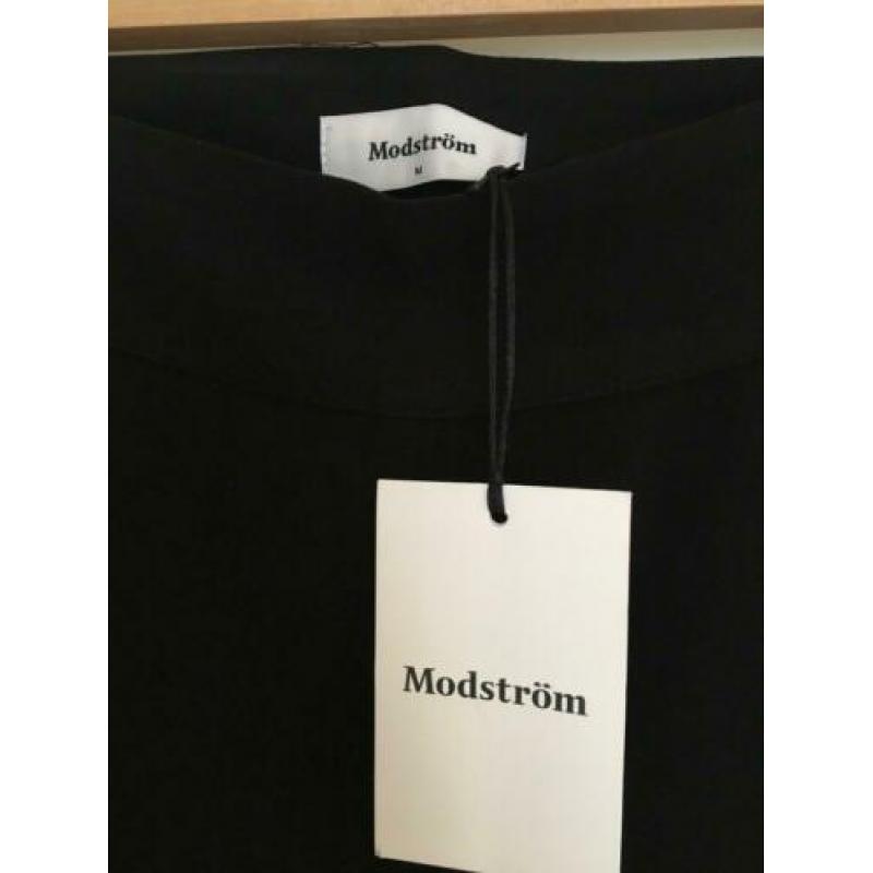 *NIEUW* Modström zwarte broek (M)