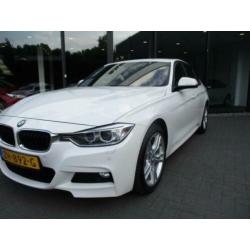 Bmw 3-SERIE 328i 245pk M-Pakket Xdrive ,Leder,Xenon,Clima,Na