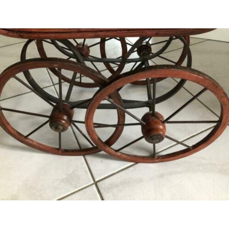 Brocante Poppenwagen