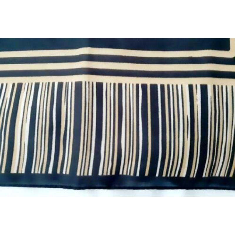 Vintage Balmain sjaaltje/ shawl. Ivoire de Balmain.