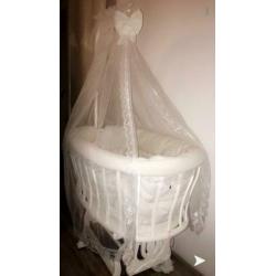 Babywieg mand model incl bekleding+matras
