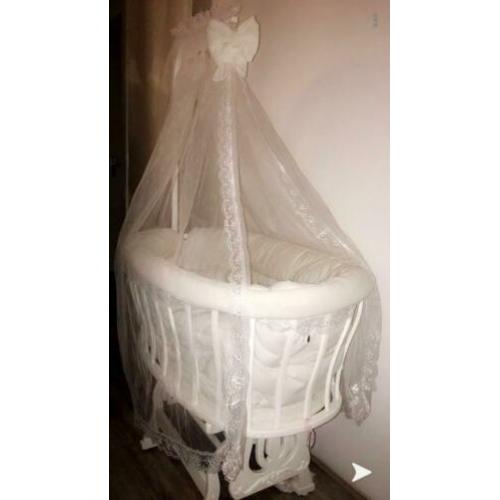 Babywieg mand model incl bekleding+matras