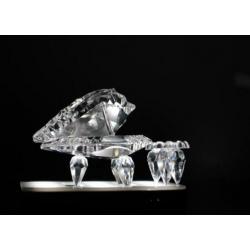 “Swarovski” piano en kruk