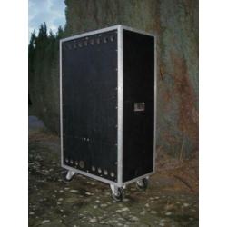 TK zeer groot Leeg 70iesBAS CAB (18 inch, Ported, front+back