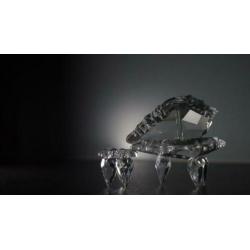 “Swarovski” piano en kruk