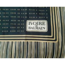 Vintage Balmain sjaaltje/ shawl. Ivoire de Balmain.