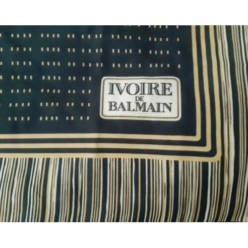 Vintage Balmain sjaaltje/ shawl. Ivoire de Balmain.