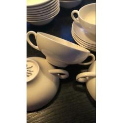 5 soepkommen met schotel Wedgwood Queen’s Ware Traditional