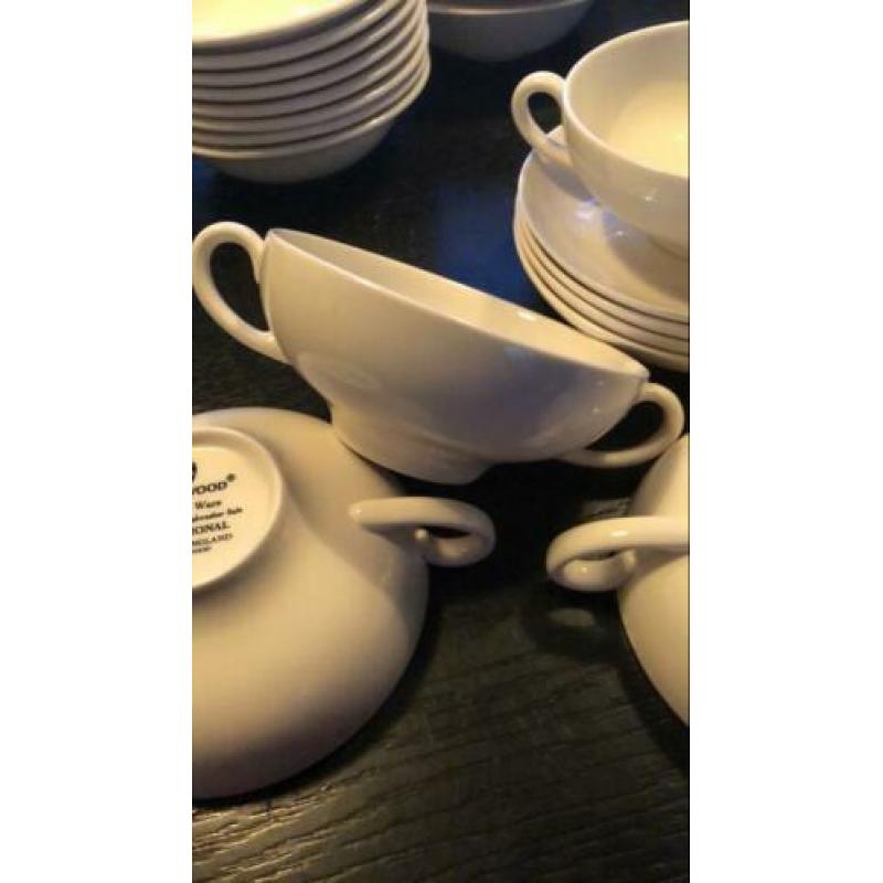 5 soepkommen met schotel Wedgwood Queen’s Ware Traditional