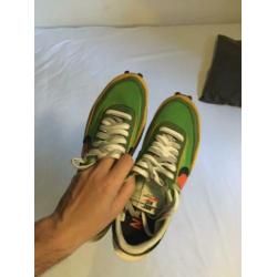 Nike sacai waffle racer 44.5 10.5
