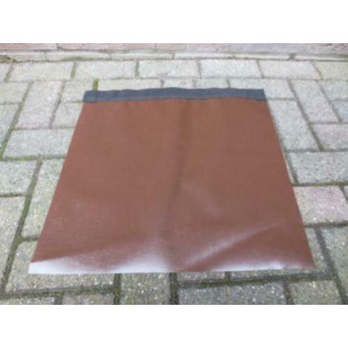 Bruine 600 grams m2 PVC dekkleden ogen om de 50 cm