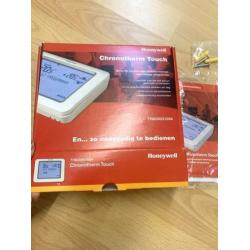 Honeywell Chronotherm Touch TH8200G1004
