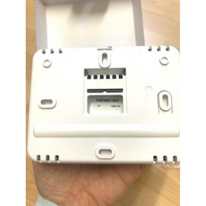 Honeywell Chronotherm Touch TH8200G1004