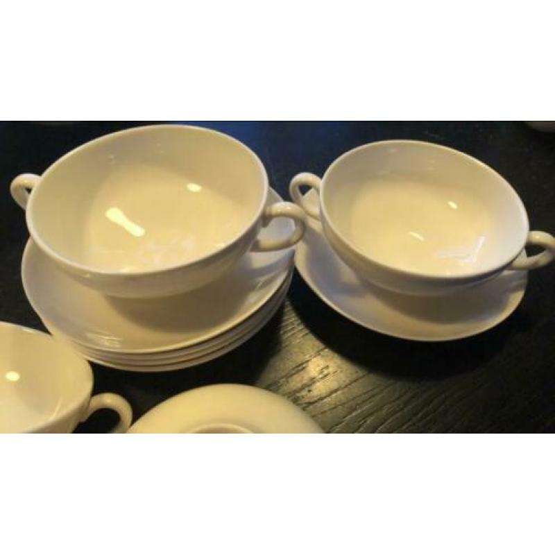 5 soepkommen met schotel Wedgwood Queen’s Ware Traditional