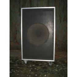 TK zeer groot Leeg 70iesBAS CAB (18 inch, Ported, front+back