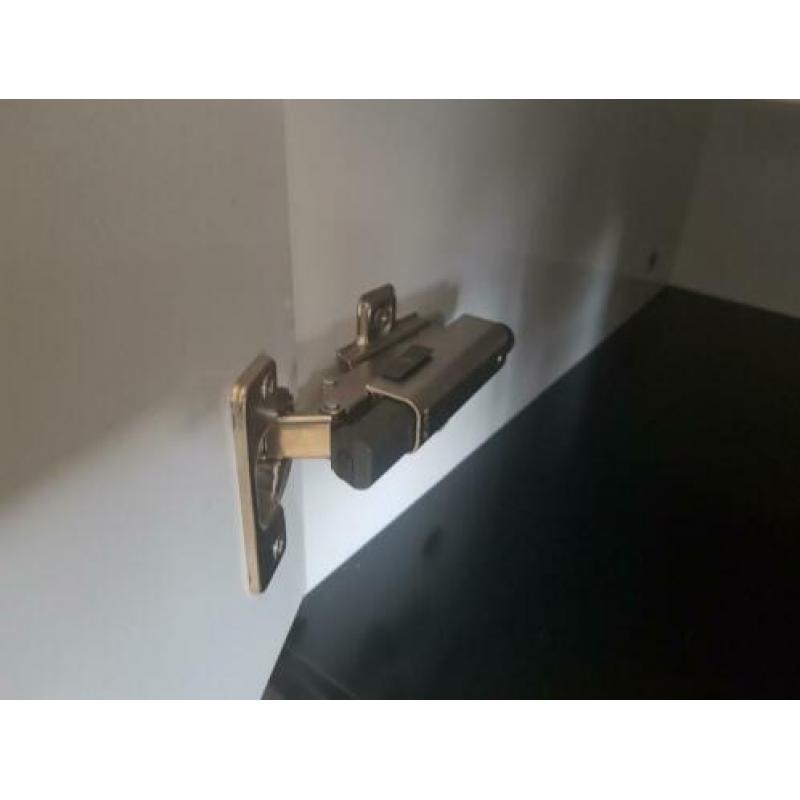 TV kast / TV meubel met softclose deuren in nieuwstaat