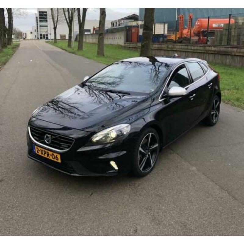 Volvo V40 D4 2.0 R-Design 190Pk Pano,Standkac,Dealer Onderh!