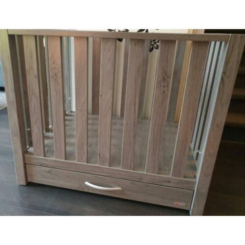 Twf box Robin kleur grijs inclusief boxmatras