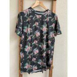 T-shirt met vrolijke bloemenprint, maat XXL