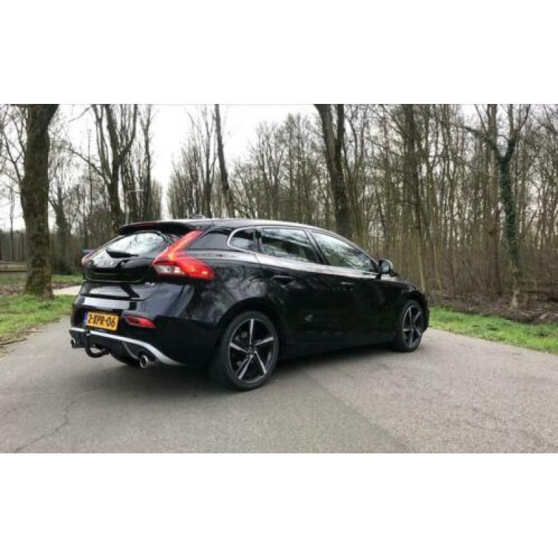 Volvo V40 D4 2.0 R-Design 190Pk Pano,Standkac,Dealer Onderh!