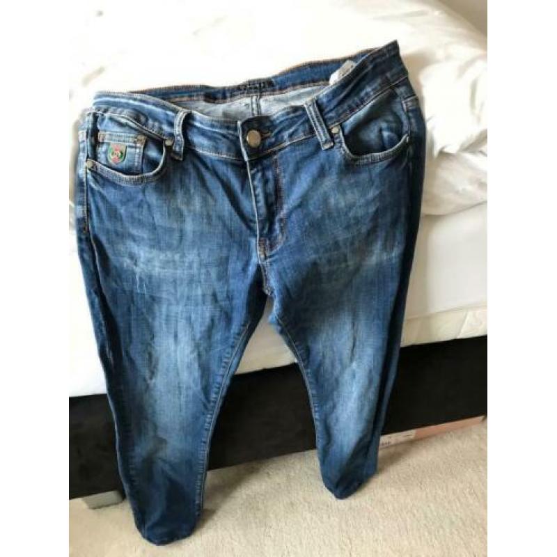 Gucci vrouwenbroek maat 32