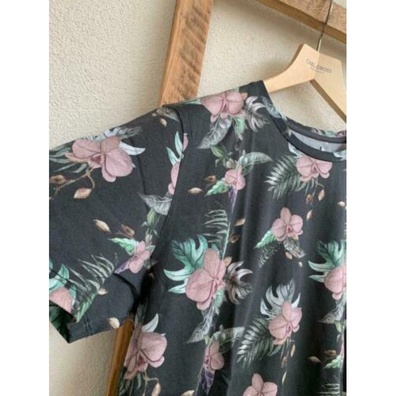 T-shirt met vrolijke bloemenprint, maat XXL