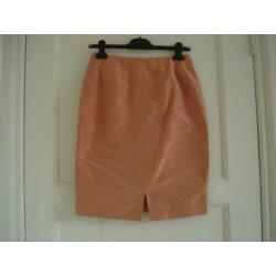 Pauw rok mt 3 =36-38 zalm kleur 100 % zijde glans feest